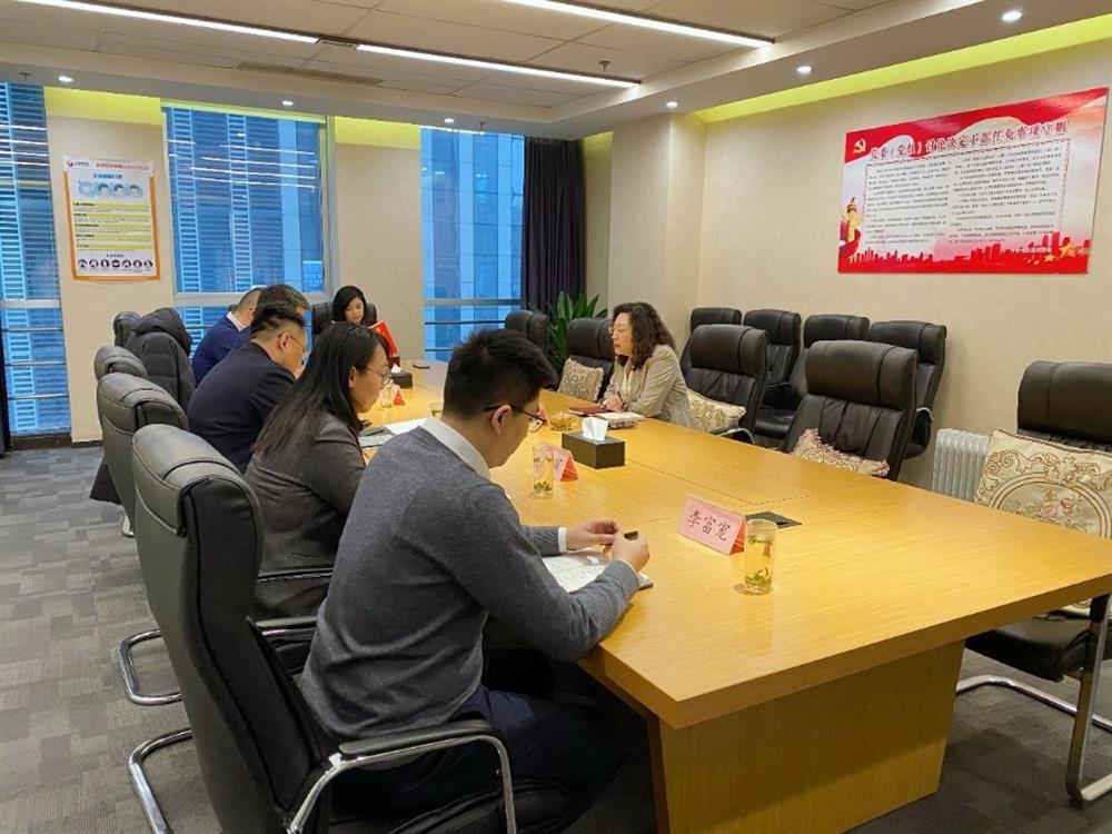集團(tuán)黨委副書記、總經(jīng)理黃蓓調(diào)研園區(qū)集團(tuán)并召開民主生活會(huì)征求意見座談會(huì)